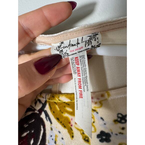 Intimately Free People Babe Slouchy Bodysuit Floral Velvet M - Picture 6 of 6